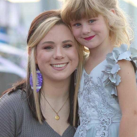 Meet your Posher, Mary elizabeth - Picture 1 of 1